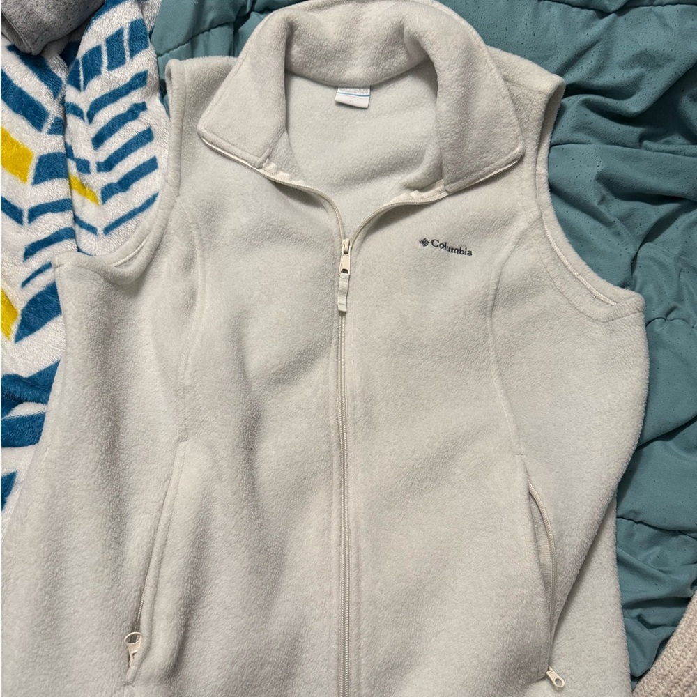 Columbia White Fleece vest
